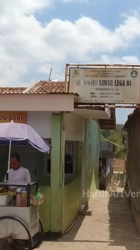 Potret Sekolah SD Rizky Febian Begitu Sederhana di Perkampungan, Sang Guru Sebut 'A Iki Bisa Datang ke Sekolah & Berkontribusi'