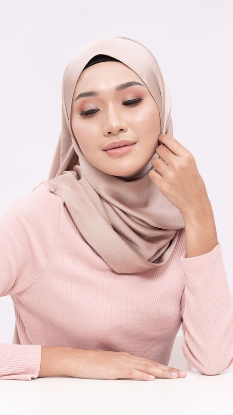 Tutorial Hijab Silk Tanpa Jarum, Look Elegan Anti Licin