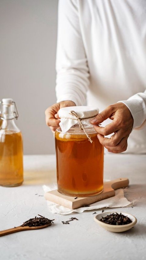 Easy Kombucha Recipe: Simple Guide To Make The Tasty And Healthy Beverage At Home