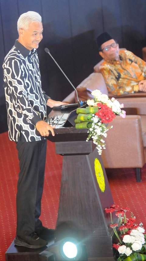 FOTO: Ganjar-Mahfud Hadiri Dialog Terbuka di UMJ: Bicara Kemiskinan hingga Konflik Papua