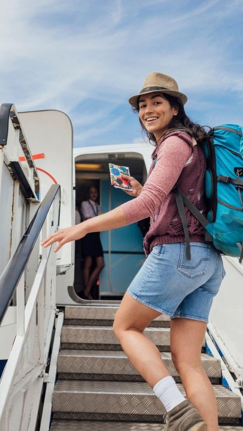 7 Things That You Shouldn't Do While Traveling by Airplane!