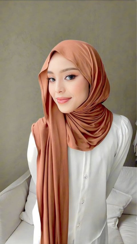 Tutorial Pashmina Ala Heidy, Mama Ucel who went viral on Tiktok