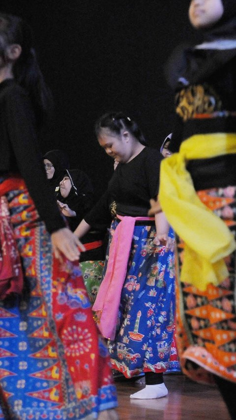 FOTO: Semangat Anak Difabel Ikut Latihan Menari 'Kasih Menembus Batas' Bersama Belantara Budaya Indonesia