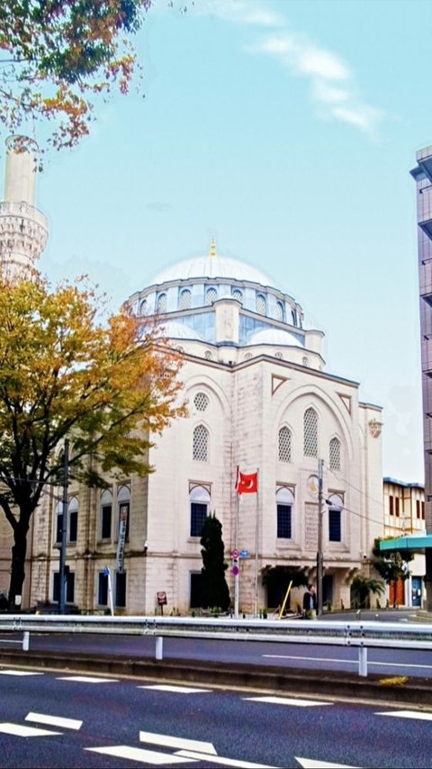 10 Potret Tokyo Camii, Masjid Terbesar di Tokyo yang Jadi Tempat Menikah Syahrini dan Maia Estianty