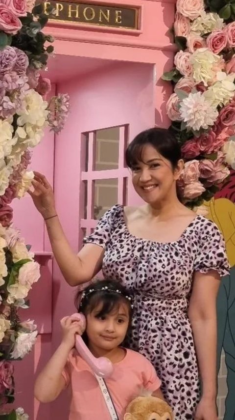 Dulu Disebut Mirip Boneka, 8 Foto Cantik Kylie Anak Bungsu Andi Soraya Yang Sudah Masuk TK