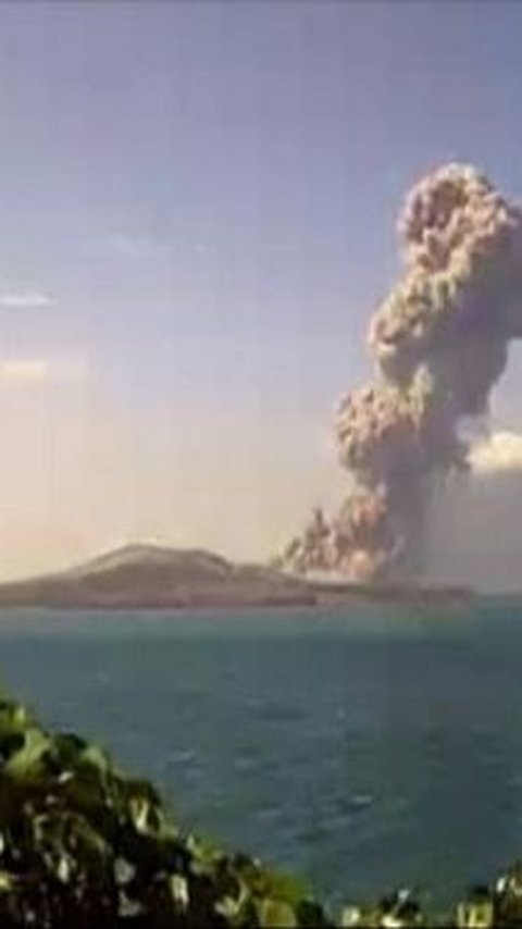 Luncurkan Abu Setinggi 1.000 Meter, Gunung Anak Krakatau Erupsi 80 Kali Sejak 1 Januari hingga 28 November 2023