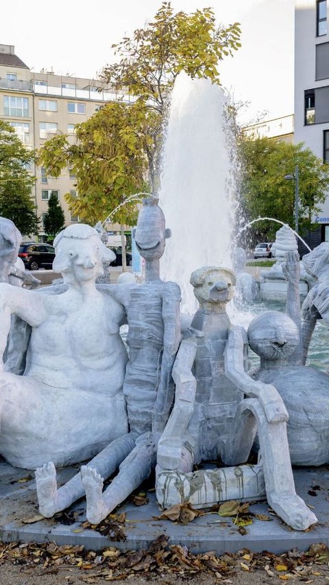 Spending $2 Million, Water Fountain in Vienna is the Ugliest in Europe
