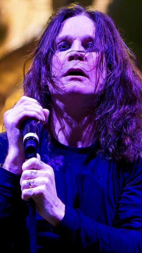 Ozzy Osbourne Chooses Stage Retirement If Permanently in a Wheelchair