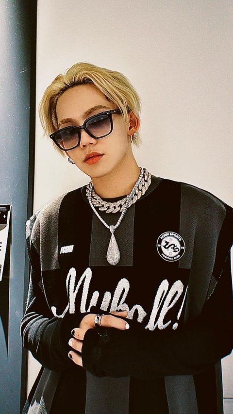 6 TREASURE's Hyunsuk OOTDs with Accessories, Always Swag!