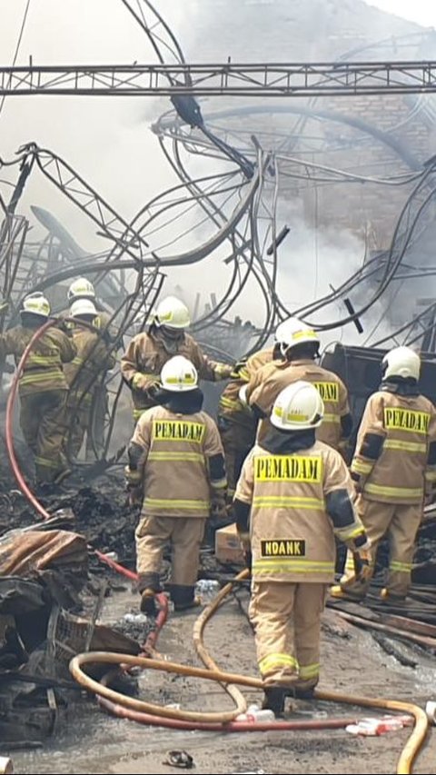 Toko Bangunan di Cilandak Hangus Terbakar akibat Gas Restoran Bocor