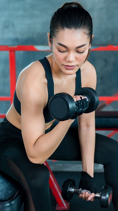 5 Ways to Tighten Flabby Arms from Fitness Experts