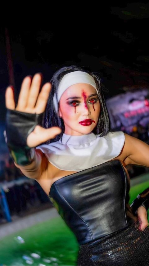 Potret Wika Salim dalam Kostum Valak 'The Nun' saat Merayakan Halloween