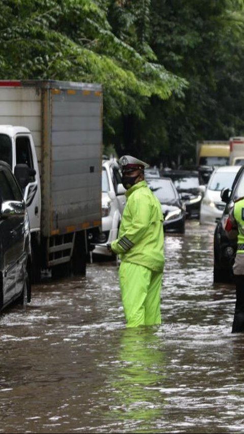 Jakarta Diguyur Hujan Semalaman, Ini Titik-titik Wilayah Tergenang Banjir