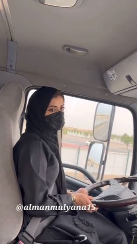 Inilah Wanita Dubai yg Jago Nyetir Truk, Cuma Gara-gara Bosan Naik Mobil Mewah
