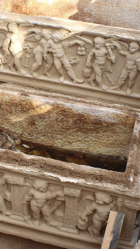 Heboh Penemuan Peti Mati Romawi Kuno dengan Desain Indah, Isinya Bikin Penasaran