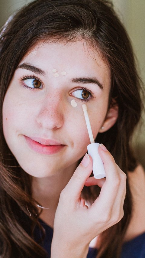 Skin Tint, Complexion Ringan yang Lagi Tren untuk Makeup Harian