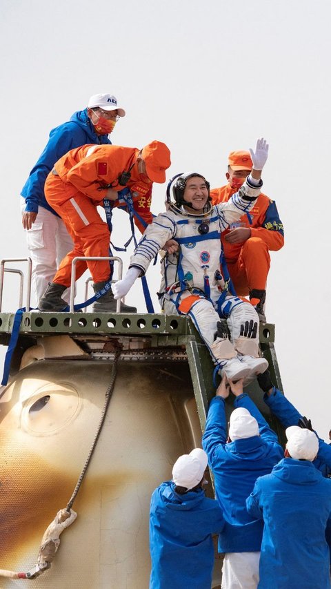 Ada Momen Menegangkan Ditakutkan Ahli saat Kapsul yang Ditumpangi 3 Astronot China Mendarat dari Luar Angkasa