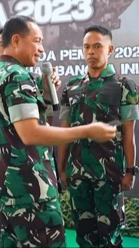 Momen Kasad Jenderal Agus Subiyanto Copot & Pasangkan Pangkat Serka TNI, Tiba-tiba Langsung Ingat Sang Ayah