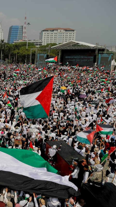 FOTO: Penampakan Lautan Manusia dalam Aksi Bela Palestina di Monas