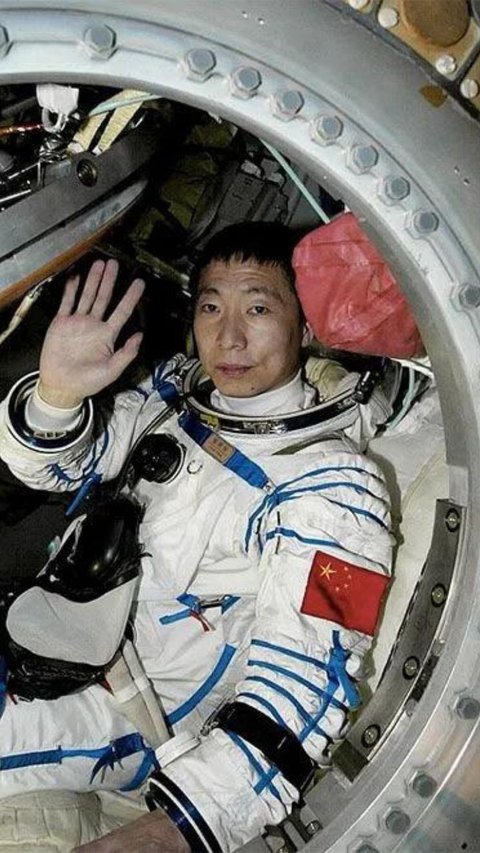 Sedang Asyik Nikmati Perjalanan Luar Angkasa, Astronot Ini Dikagetkan Suara Misterius seperti Orang Mengetuk Badan Pesawat Berulang-ulang