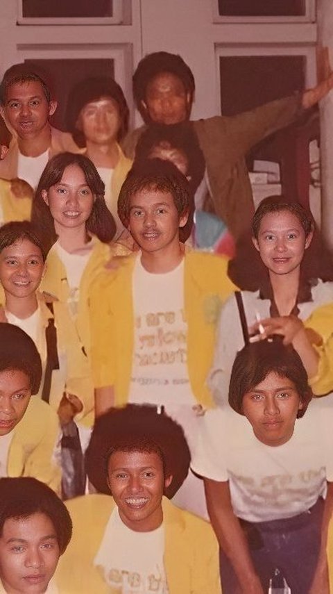 15 Vintage Photos of UI Students in the 70s Who Were Super Hipster, Including Famous Indonesian Artists