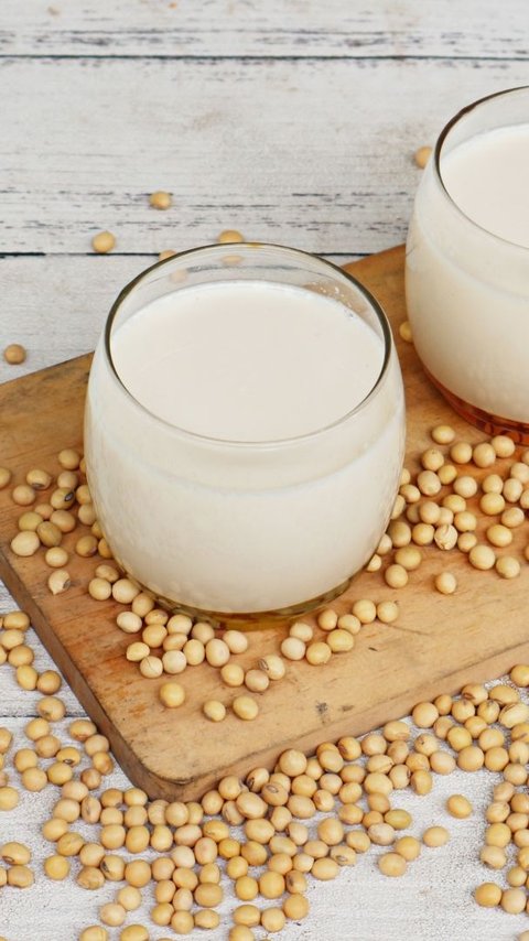 4 Cara Membuat Susu Nabati, dari Oat Milk sampai Almond Milk