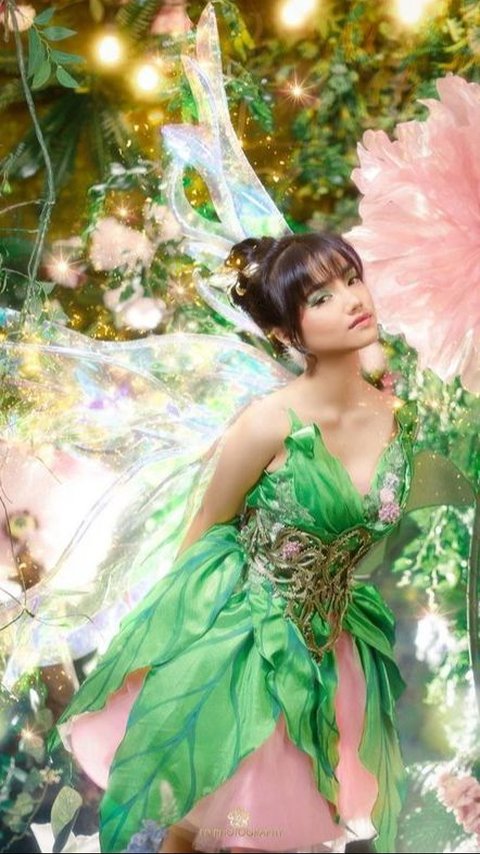 10 Adu Gaya Artis Cosplay Jadi Tinkerbell, Aaliyah Massaid Paling Mirip Aslinya?