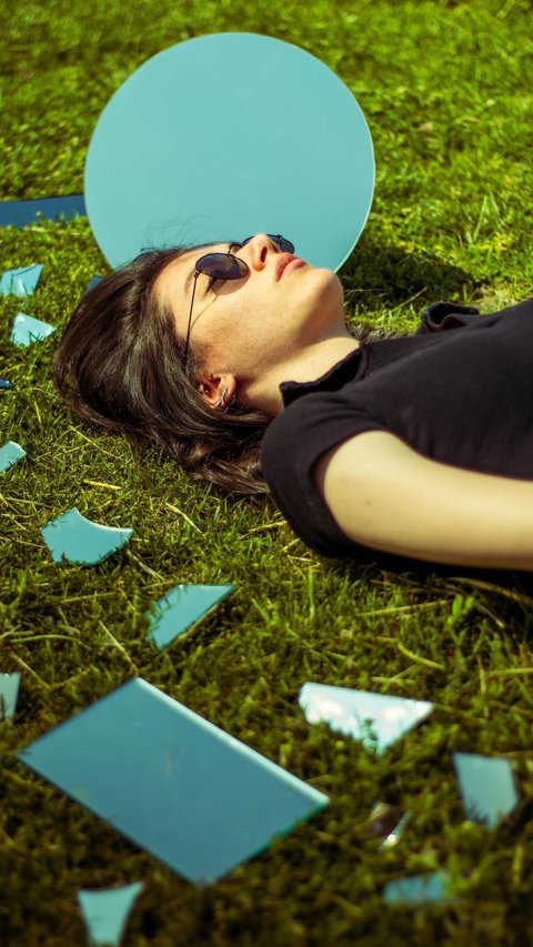 For the Lazy People, Lying on the Grass Has Its Powerful Effects
