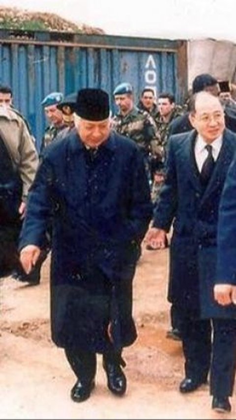 Kunjungi Umat Muslim Korban Genosida, Presiden Soeharto Tembus Medan Perang Penuh Sniper