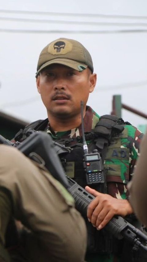 Bang Alex Komandan Pandawa Kostrad Pimpin Pasukan TNI 'Belah' Jalur Berbahaya, Bawa 7 Kendaraan Lapis Baja