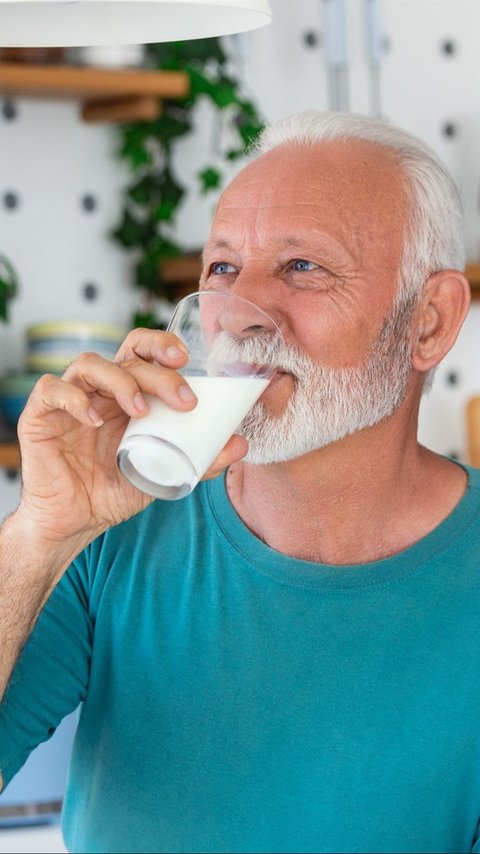 Cara Memenuhi Kalsium bagi Lansia, Penuhi untuk Cegah Osteoporosis