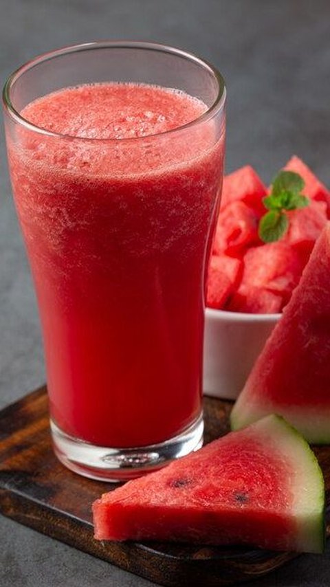 Antara Jus dan Smoothies, Memahami Perbedaan Esensial untuk Kesehatan