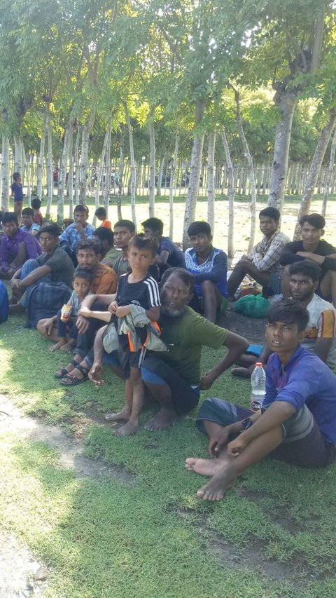 Tak Hanya di Pidie, 135 Pengungsi Rohingya Juga Mendarat di Aceh Besar Hari Ini