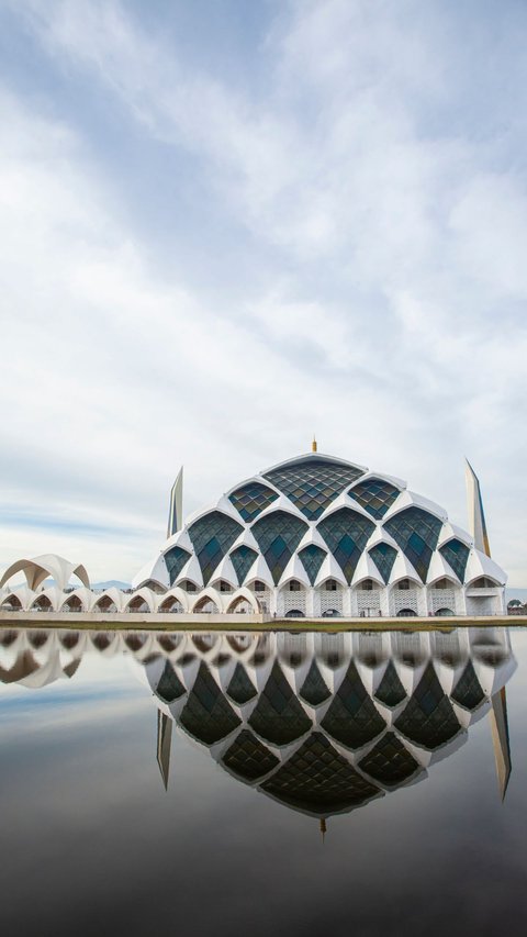 Keindahan 7 Arsitektur Masjid di Indonesia, Bikin Kamu Terkagum-kagum