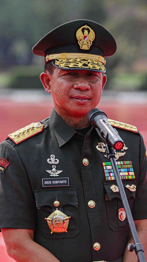 Gaya Necis Panglima TNI Jenderal Agus Datangi Markas Tempat Pertamanya Dinas