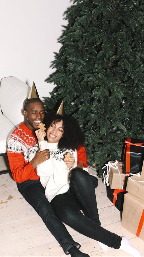 What To Write In A Christmas Card For Your Crush: 44 Romantic Message Ideas