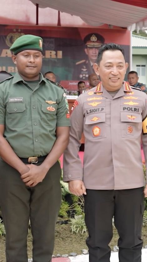 Prajurit ini Ngefans ke Kapolri Sampai Minta Foto Bareng, Panglima TNI 'Kenapa Enggak Mau sama Saya? Saya Galak'