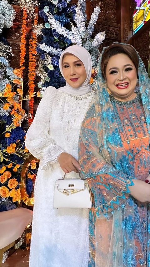 Bersahabat, Potret Marini Zumarnis Bareng Istri Jenderal Bintang 3 Polri, Cantik dan Elegan