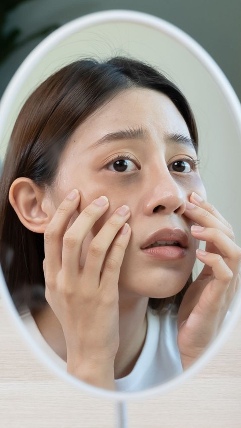 Do the Pinch Test like a Doctor, to Know the Right Solution for Panda Eyes