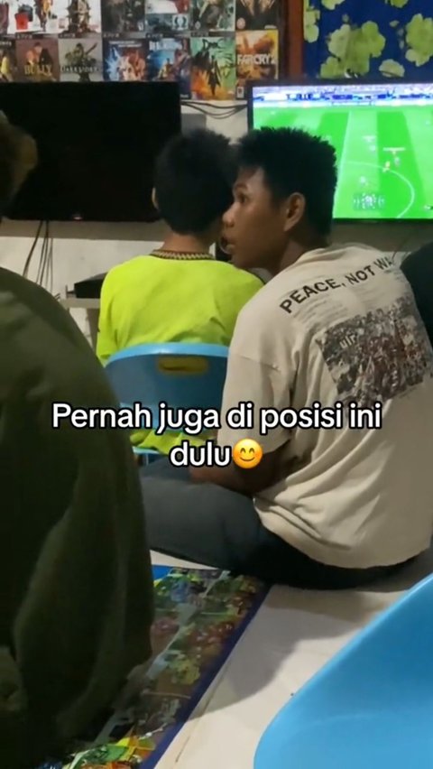 Cuma Nonton PS karena Tak Punya Uang, Aksi Pemilik Rental Kasih Main Gratis Bikin Terenyuh