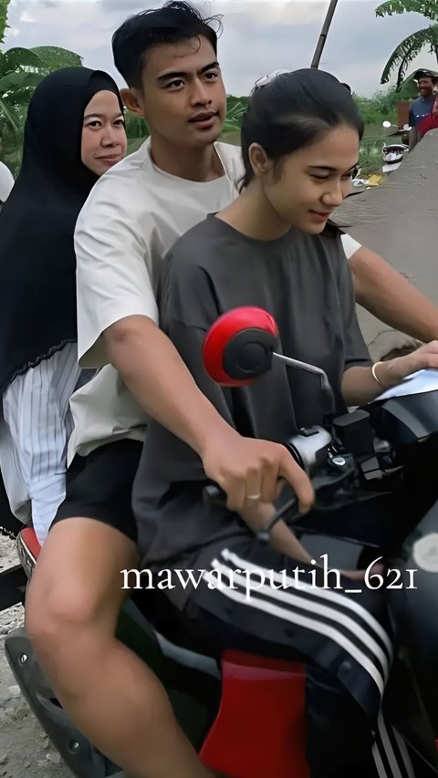 Momen Azizah Salsha's Trip to Blora, Riding with Pratama Arhan on a Motorcycle to Play in the Rice Fields