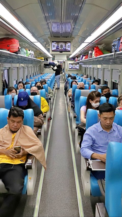 Covid-19 Cases Increase, Is Wearing a Mask Mandatory Again on Trains?