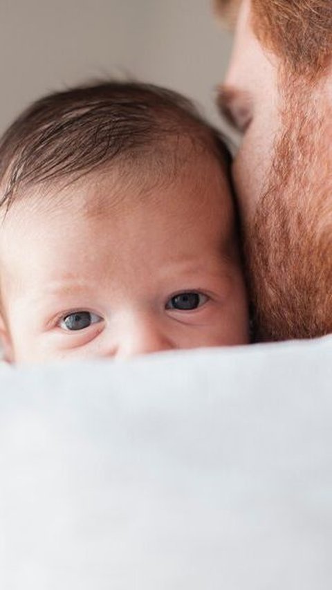 Benarkah Cukur Rambut Bayi Bisa Bikin Tebal? Ini Cara Mencukur yang Benar dan Aman