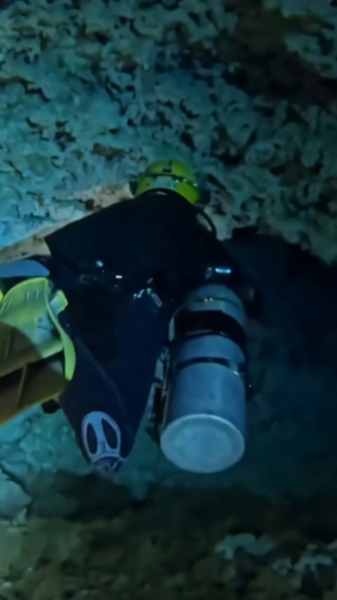 Unique! Thought to be in the Middle of the Forest, This Cave That Has Become a Popular Cave Diving Spot Is Located Under a Resident's House