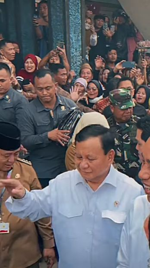 Video Warga Solo Teriak 'Anies Presiden' Saat Kunjungan Prabowo? Cek Faktanya
