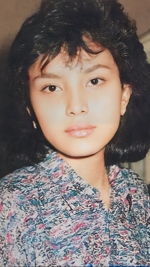 This Woman is a Singer from Purwokerto, Once Popular in the 90s, Can You Guess Who?