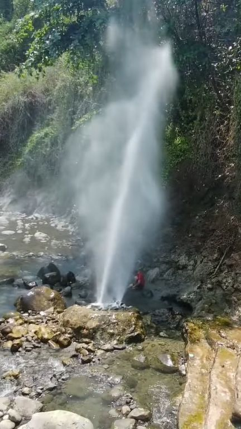 Hanya Ada Dua di Dunia, Begini Penampakan Wisata Sungai Air Panas di Cisolok Sukabumi