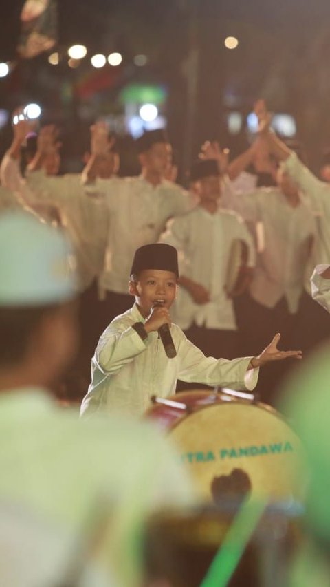 Atraktifnya Rebana Kuntulan Kolosal ala Banyuwangi