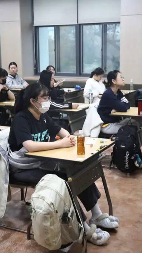 Students in South Korea Sue Government Over Exam Ending 90 Seconds Early