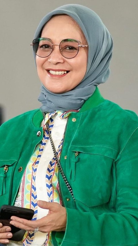 Reviewing Simple Fashion Rustini Murtadho, the Wife of Vice Presidential Candidate Cak Imin